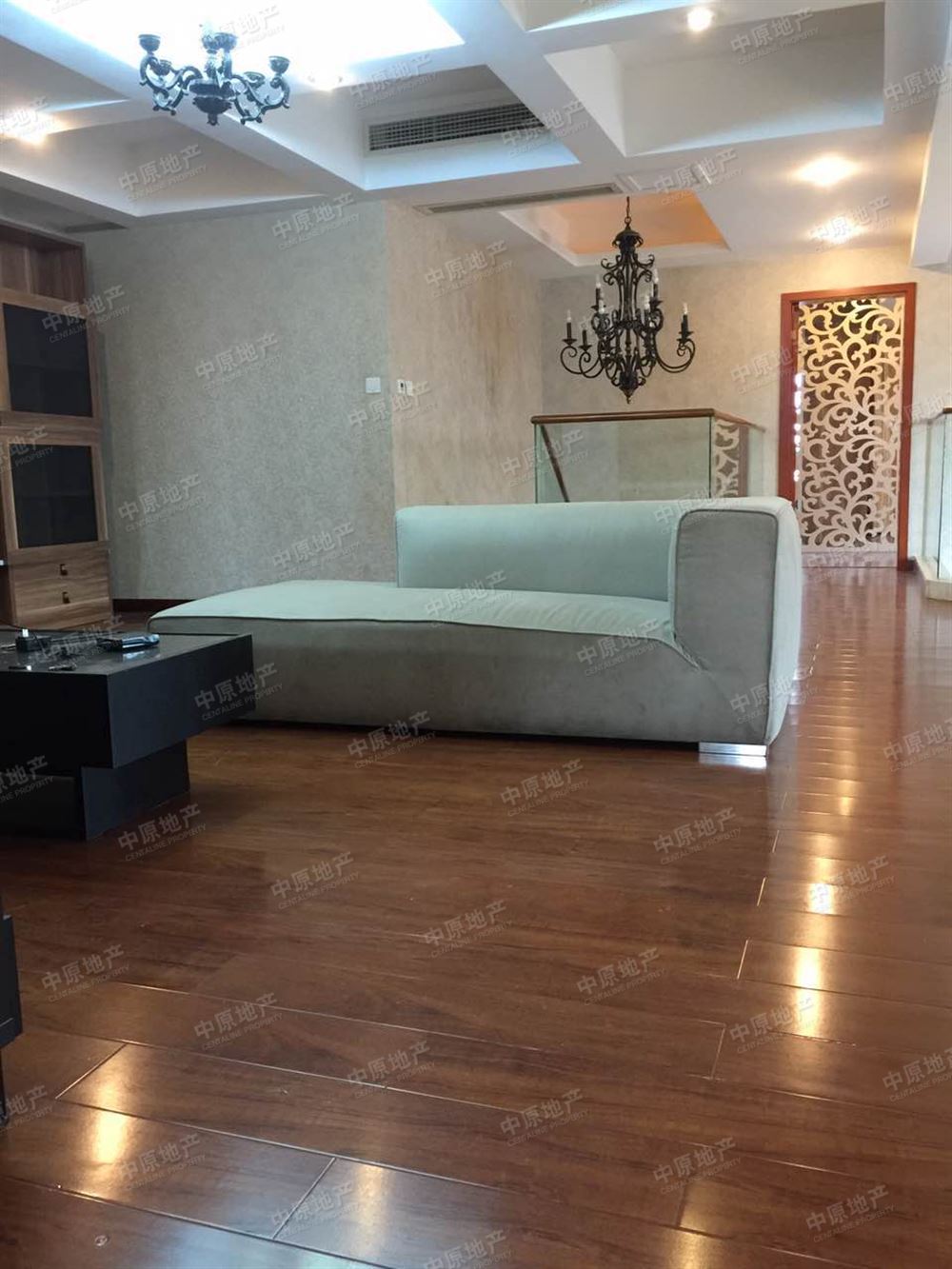 桐梓林欧城 四室三厅 开发商装修 交通配套方便