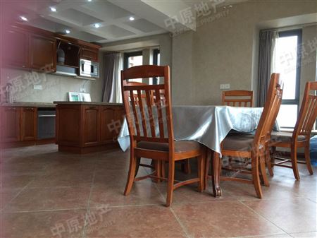 桐梓林欧城 四室三厅 开发商装修 交通配套方便