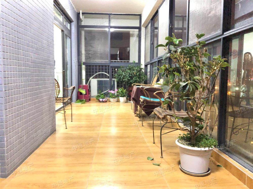 桂溪苑 面积208平4房2厅2卫1台 有装修出售